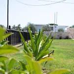 Stone And Sea Retreat Serenity- Modern Stone * コス・タウン