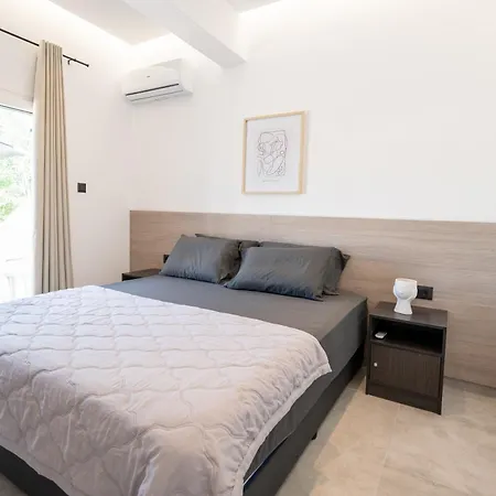 Stone And Sea Retreat Serenity- Modern Stone *