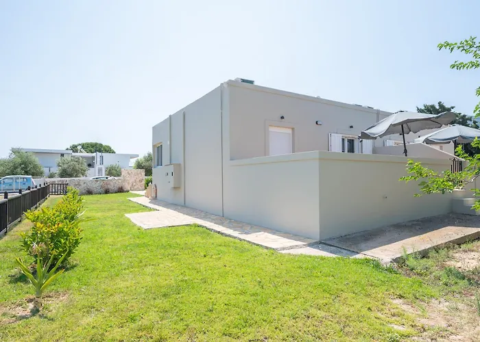 Stone And Sea Retreat Serenity- Modern Stone בית נופש